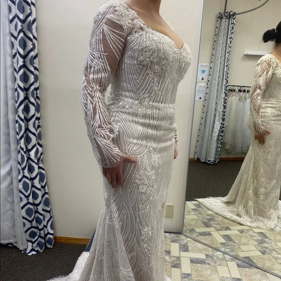 WONA CONCEPT luxury wedding gown - Picture 3 of 8